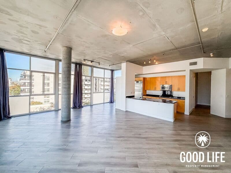 San Diego Condo: 527 10th Ave