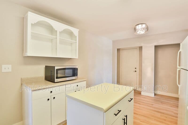 Mesa House: 1026 S. Grand