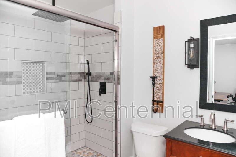 Johns Creek House: 220 Preston Oaks Dr