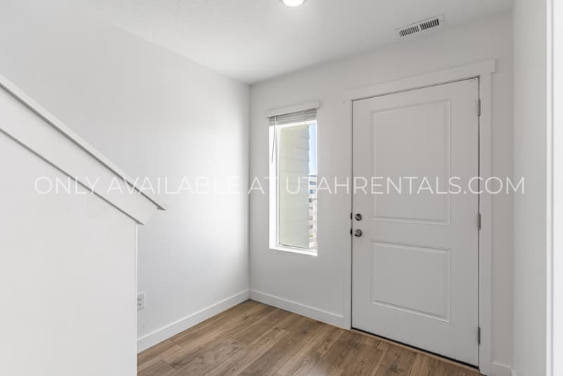 Saratoga Springs Townhome: 1139 E Hatch Row