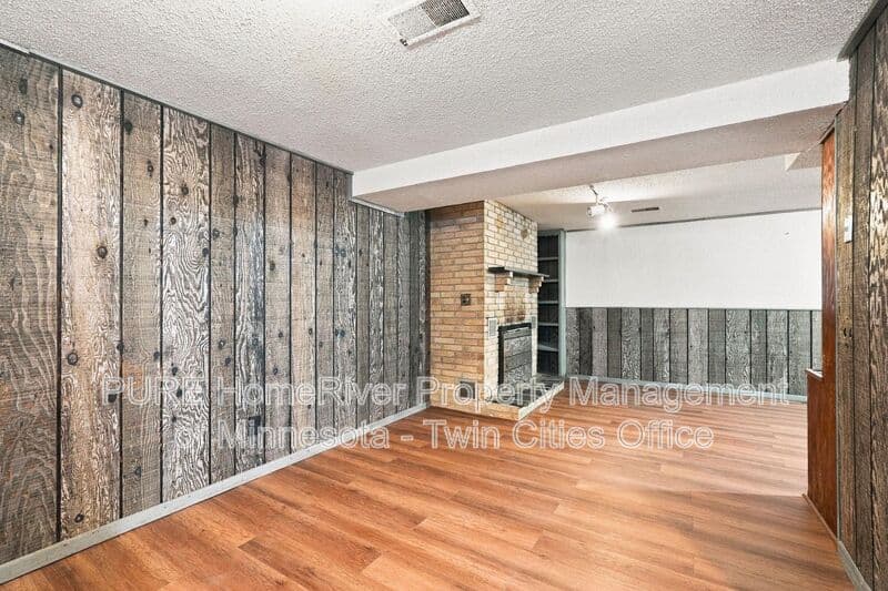 Brooklyn Park House: 7441 Major Ave N