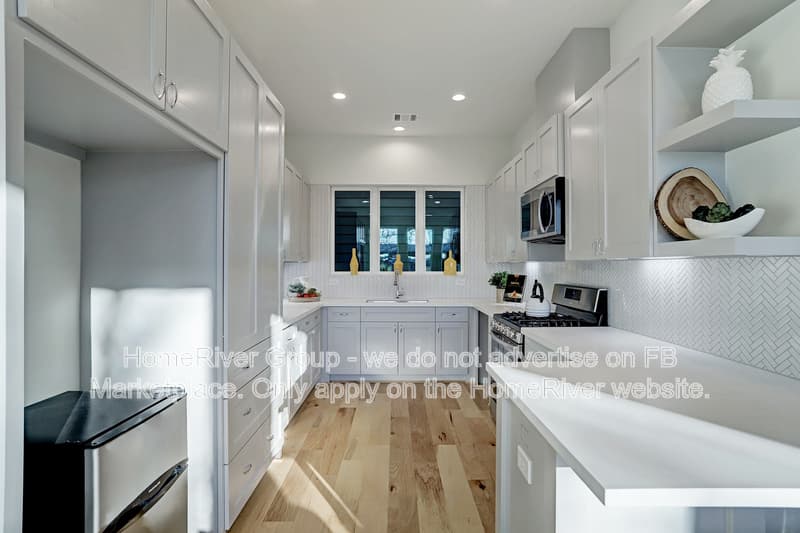 Houston House: 2914 Cline St