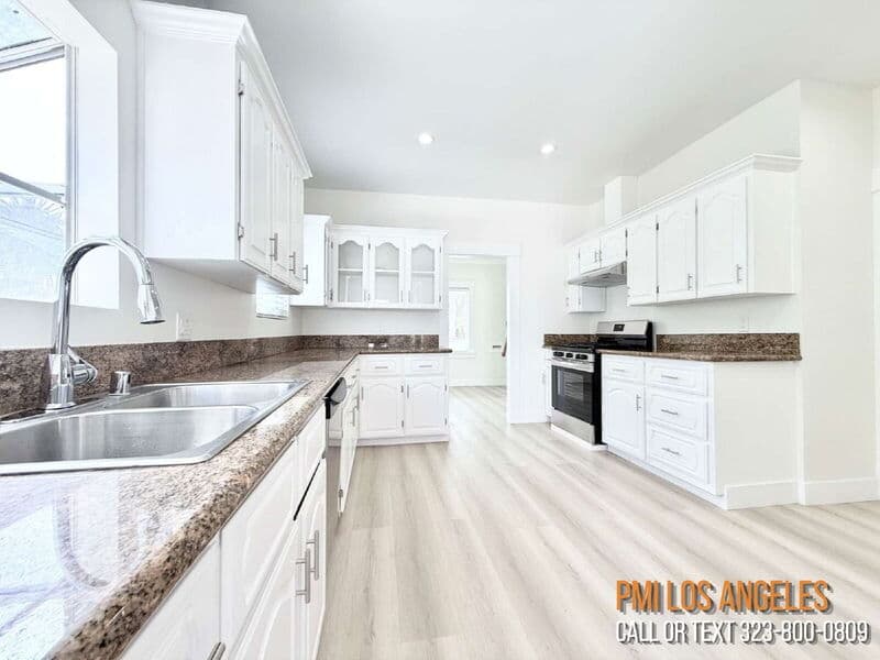 Los Angeles House: 1313 West 84th Place