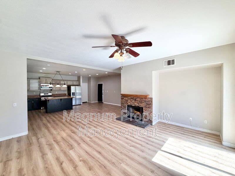 Menifee House: 33602 Magnetite St.