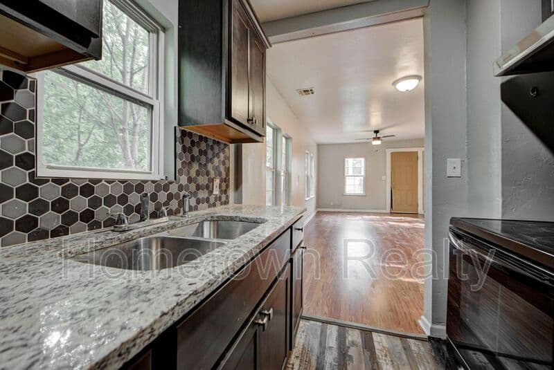 Oklahoma City House: 1801 E Madison Street