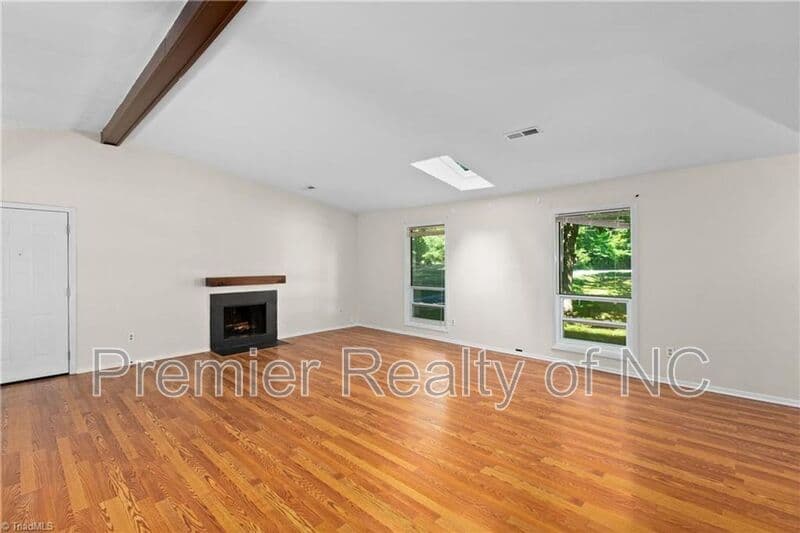 Rural Hall House: 5905 Stanleyville Dr