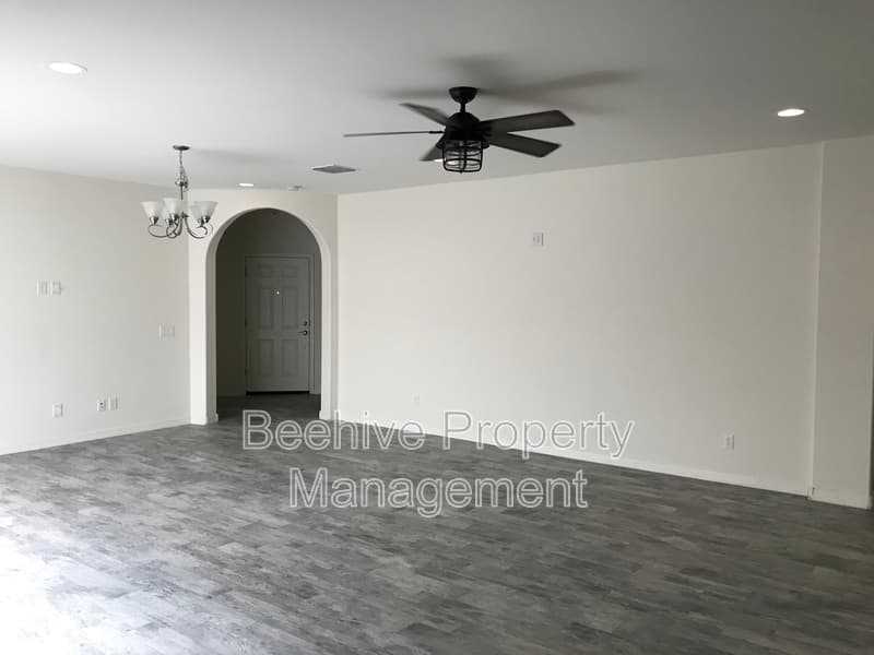 Mesa House: 3014 N 72nd St