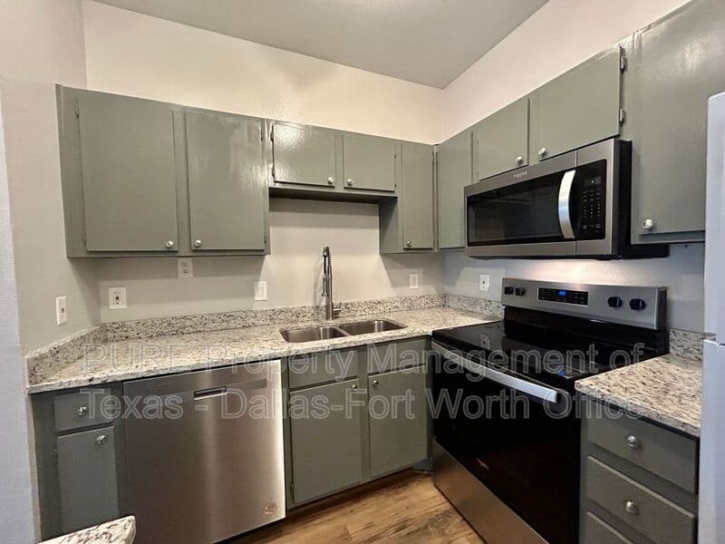 Arlington Condo: 1655 Ascension Bluff Dr.