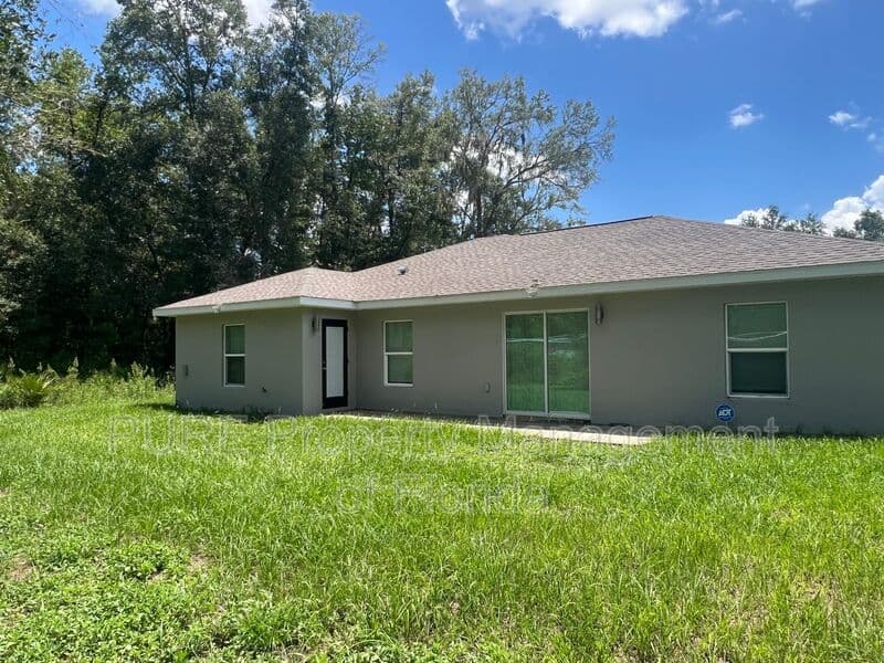 Ocala House: 11165 NW 7th Street