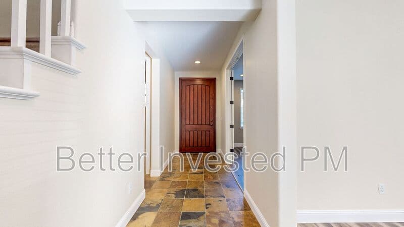 Santa Rosa House: 1363 Gordon Ln