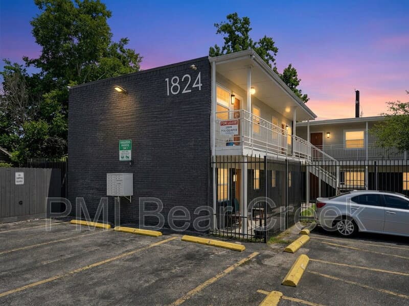 Houston Condo: 1824 Thonig Road