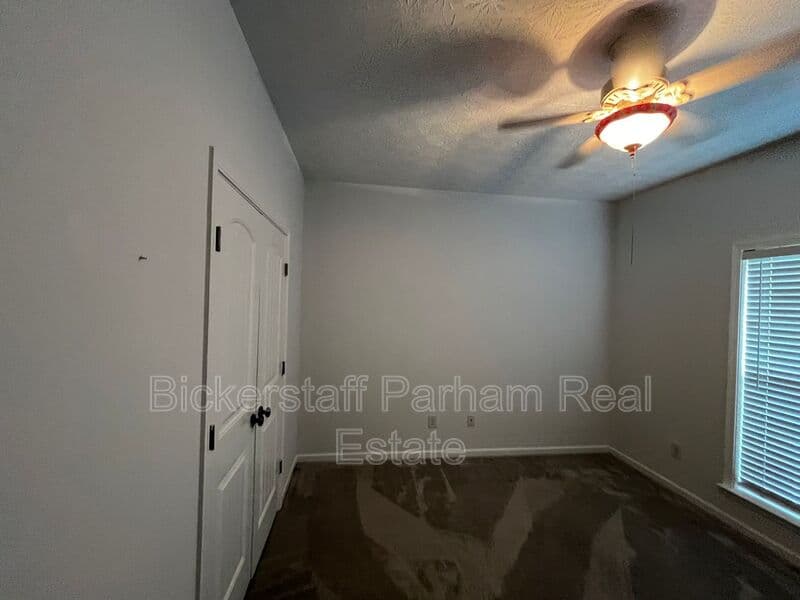 Columbus House: 7013 Imperial Way