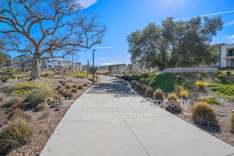 Valencia House: 27233 Red Willow Court