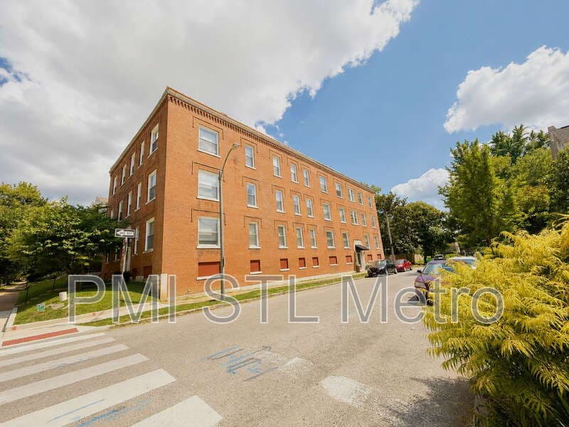 St. Louis Apartment: 3672 Russell Blvd