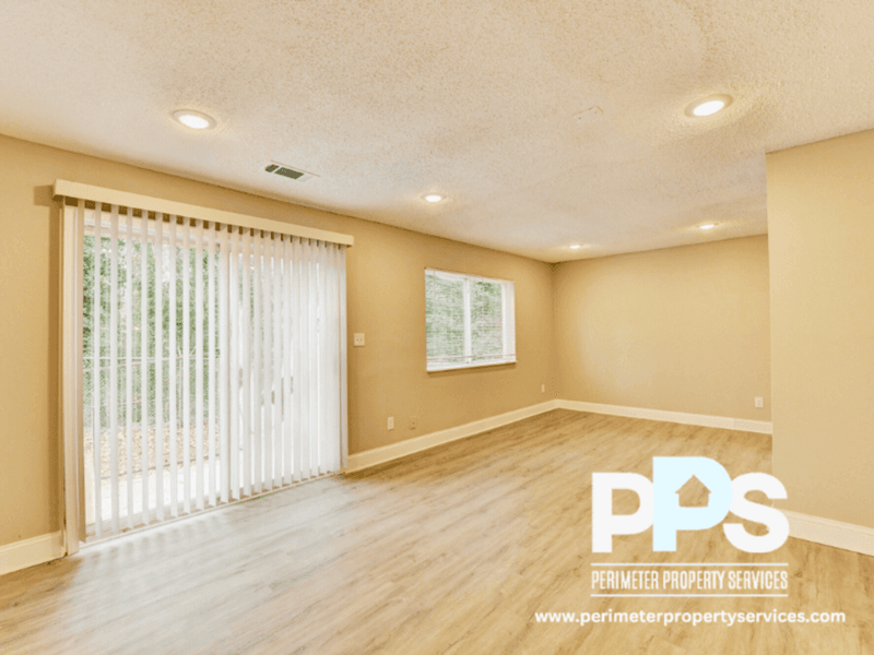 Atlanta House: 390 West Lake Avenue