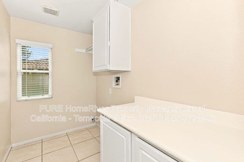 Temecula House: 41716 Monterey Pl