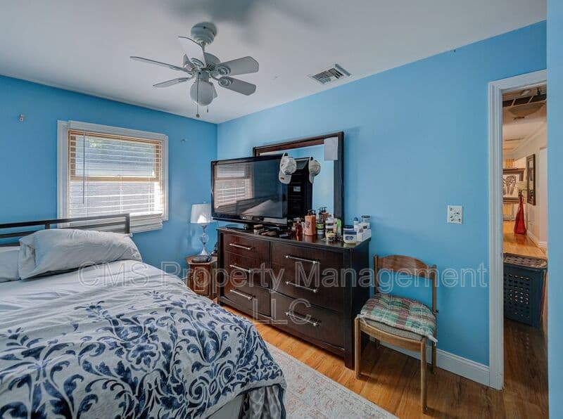 Bloomingdale House: 128 Reeve Ave
