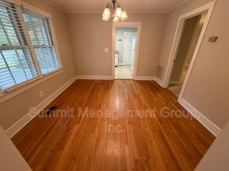 Covington House: 5118 Newton Drive NE
