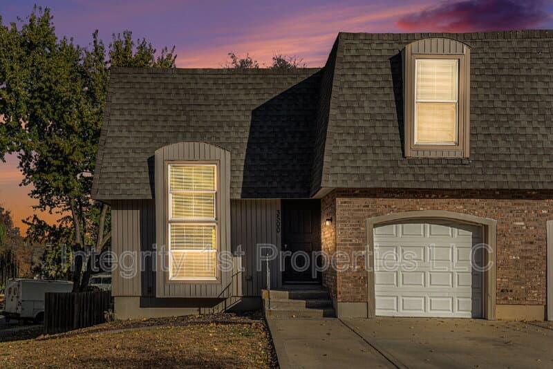 Kansas City Townhome: 3500 Northeast 72nd Terrace