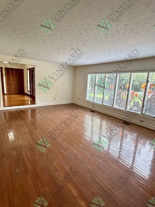 Sandy Springs House: 115 Nesbit Ferry Place