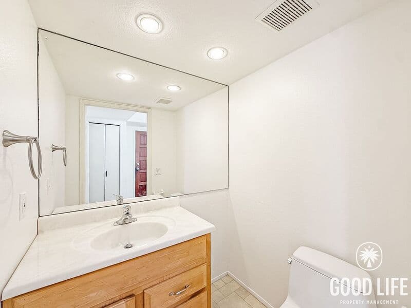 La Jolla Condo: 8310 Via Sonoma