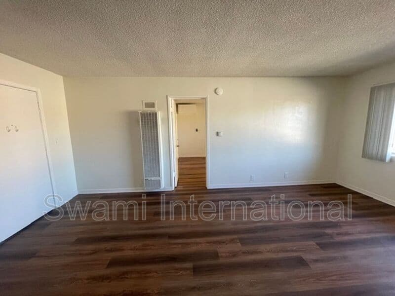Inglewood Condo: 100 E. Hillcrest Blvd.