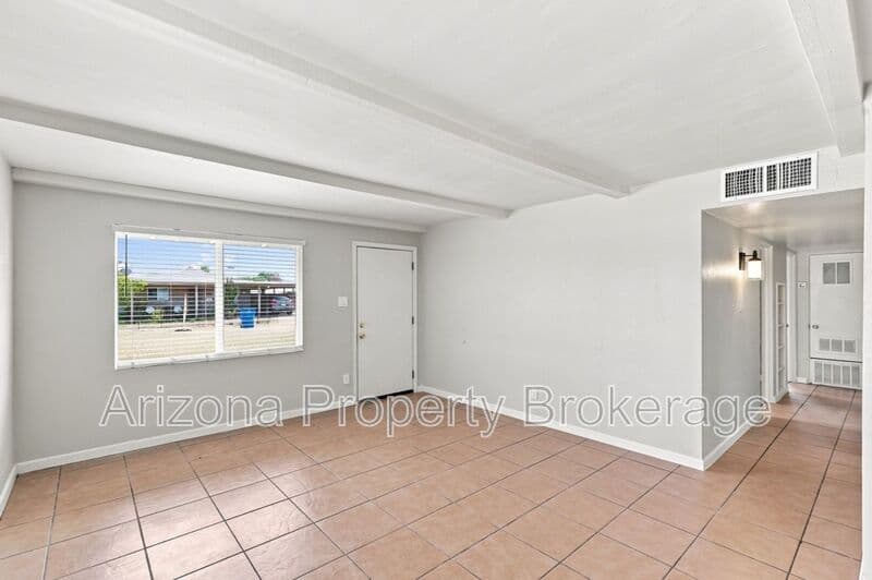 Phoenix House: 3302 W. Solano Dr. South