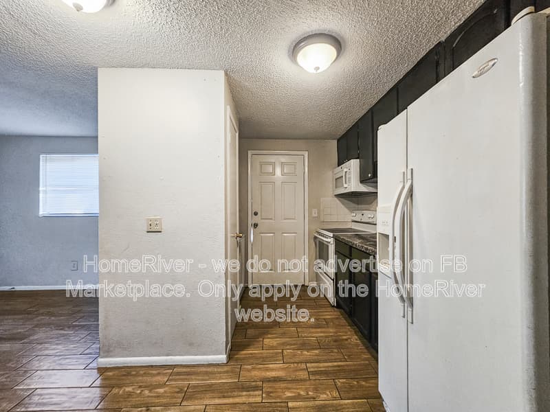 Tampa Condo: 1207 E 108th Ave