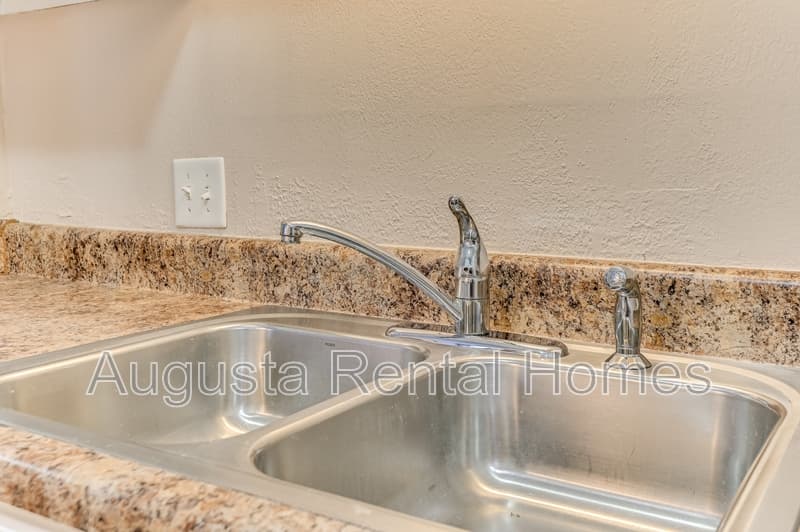 Augusta Condo: 2515 Center West Parkway - 9O