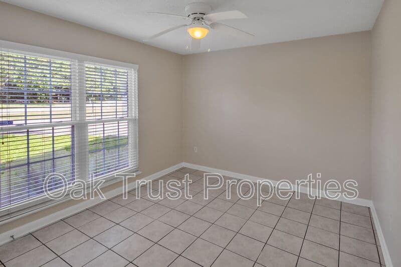 Charleston Condo: 874 S. Colony Dr 15B