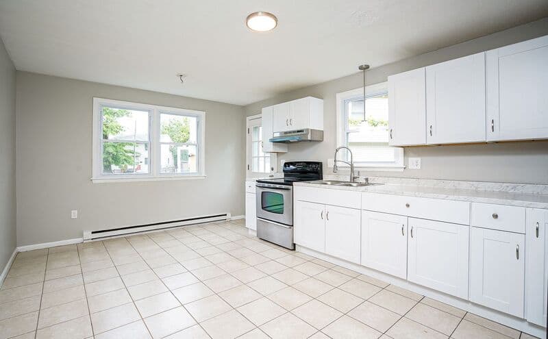 Springfield Condo: 48-50 Rifle St