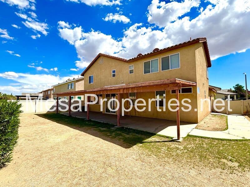 Victorville House: 12396 Ava Loma St.