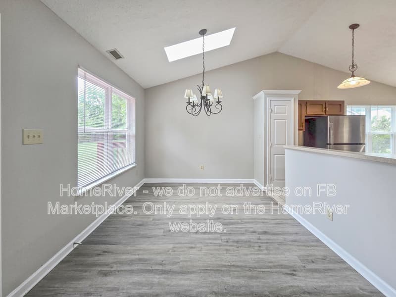 Indianapolis House: 11120 Bayridge Cir W