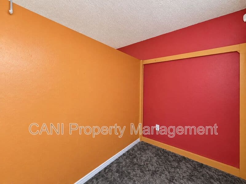 Sanford House: 1003 W 9th Street