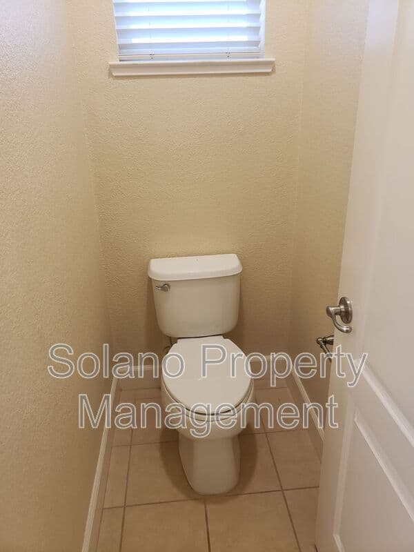 Vacaville House: 2167 Newcastle Dr.