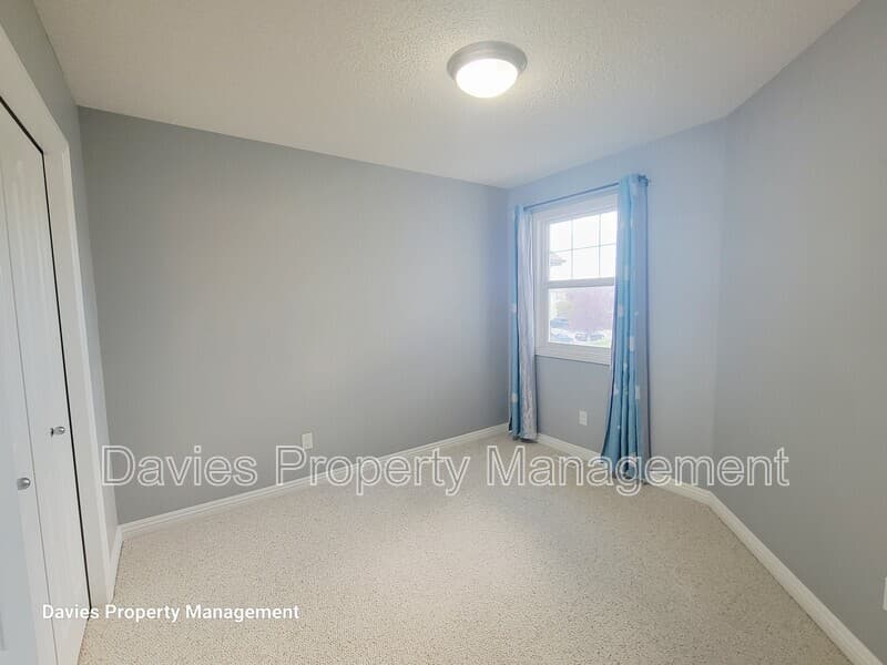 Edmonton House: 1020 118A Street SW