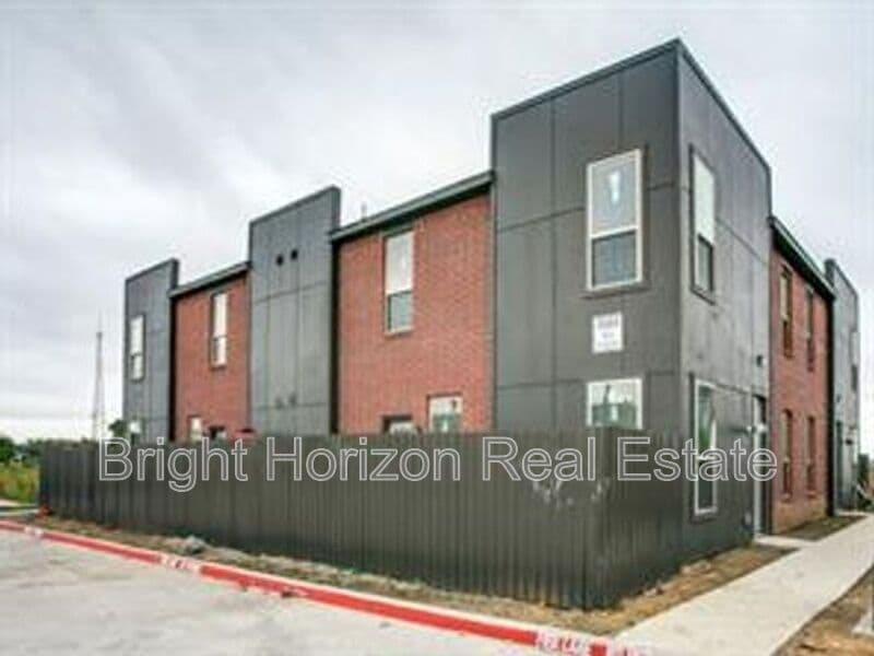 Hurst Condo: 3629 Valley Vista Drive