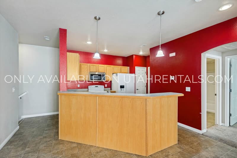 Provo Condo: 1043 Canyon Meadow Dr