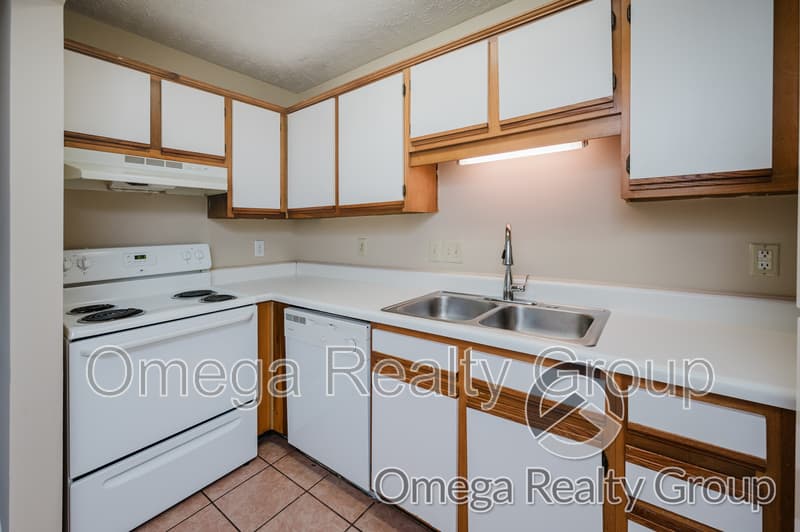 Jemison Condo: 156 Patton St W