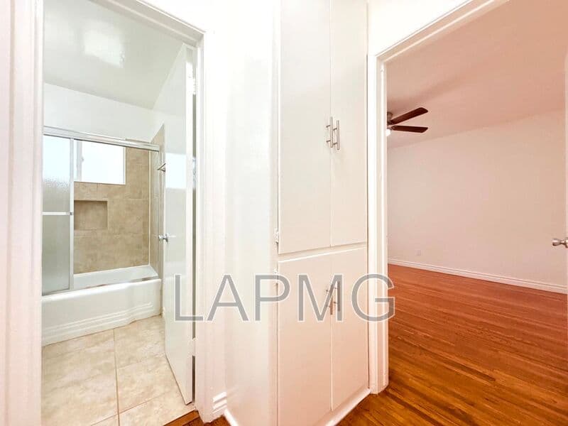 Los Angeles House: 1415 Hudson Avenue