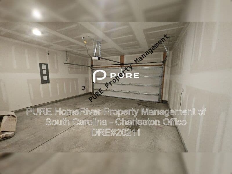 Summerville House: 108 Sweet Cherry Ln