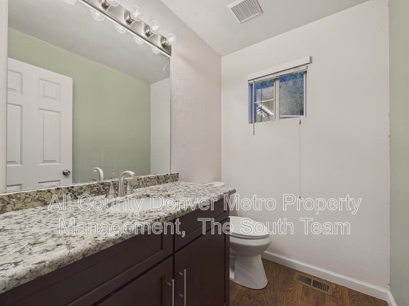 Aurora House: 14192 E Chenango Pl