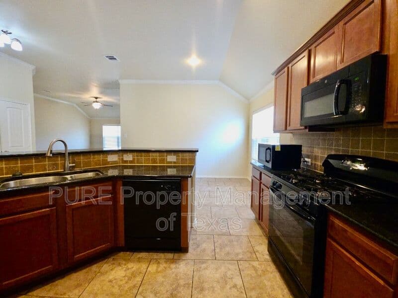 Buda House: 124 Jasper Trail