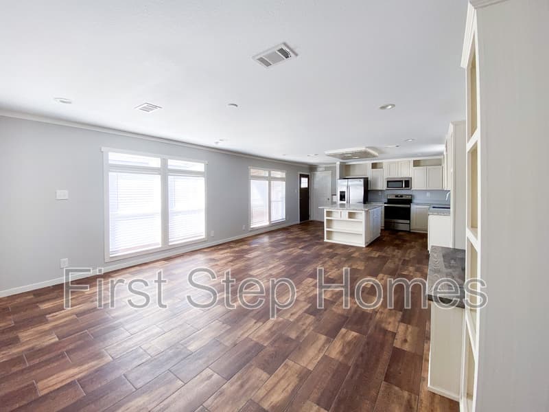 Oak Point House: 235 Islero Drive