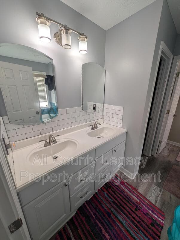 Loganville House: 3648 Range Way