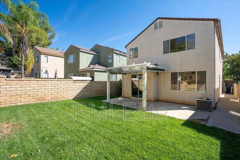 Castaic House: 32029 Cypress Way