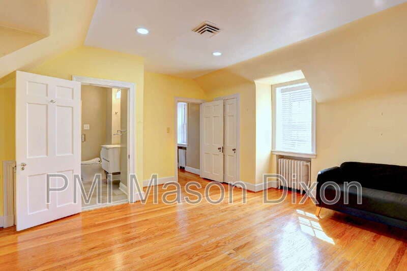 Baltimore House: 5304 Springlake Way
