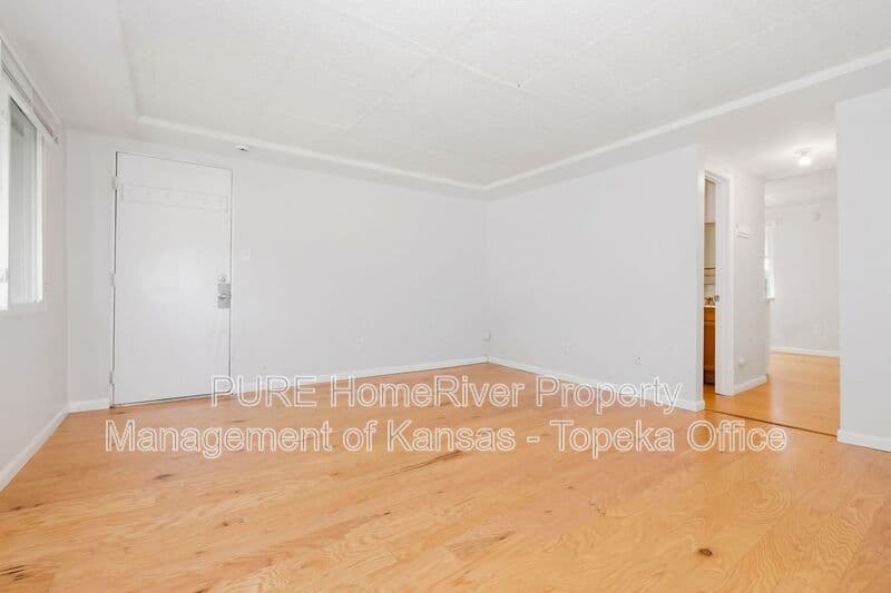 Kansas City House: 2440 S Mill St