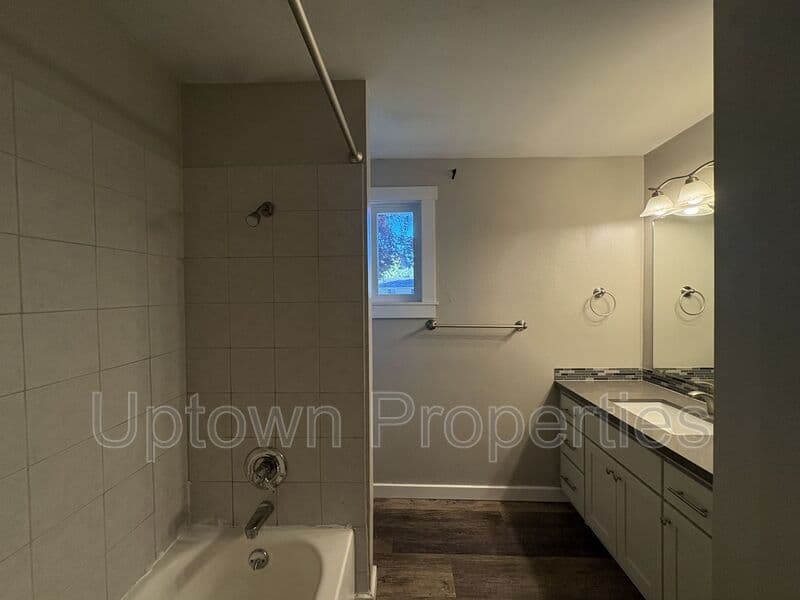 Tigard House: 8120 SW Thorn St