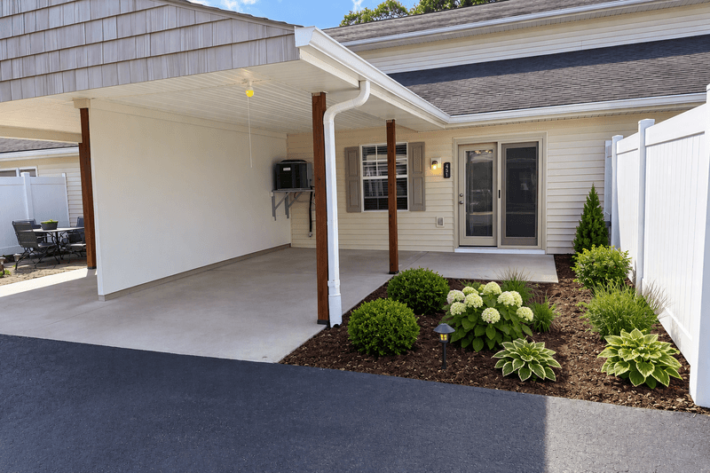 Medina Condo: 565 Leisure Lane